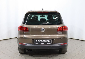 Подержанный автомобиль Volkswagen Tiguan 2016 года (5 фото)