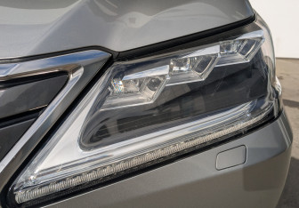 Подержанный автомобиль Lexus LX 2017 года (11 фото)