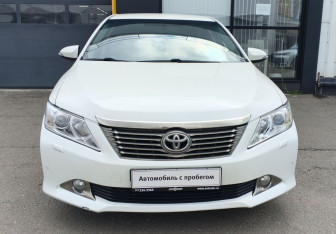 Подержанный автомобиль Toyota Camry Sedan 2014 года (2 фото)