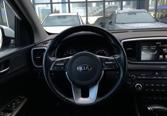 Подержанный автомобиль Kia Sportage 2020 года (14 фото)