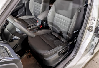 Подержанный автомобиль Skoda Octavia Liftback 2019 года (20 фото)