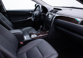 Подержанный автомобиль Toyota Camry Sedan 2016 года (9 фото)