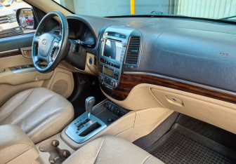 Подержанный автомобиль Hyundai Santa Fe 2011 года (11 фото)