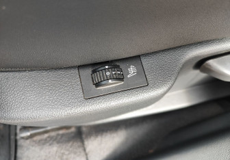 Подержанный автомобиль Peugeot 3008 2014 года (14 фото)
