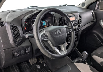 Подержанный автомобиль LADA (ВАЗ) XRAY 2018 года (15 фото)