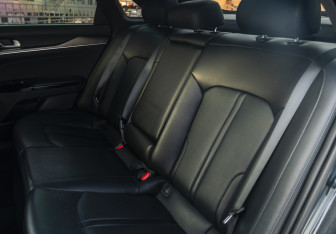 Подержанный автомобиль Kia K5 2021 года (14 фото)