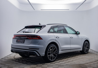 Подержанный автомобиль Audi Q8 2018 года (5 фото)