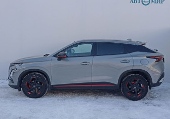 Подержанный автомобиль Omoda C5 2022 года (8 фото)