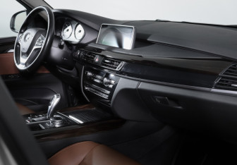 Подержанный автомобиль BMW X5 2016 года (9 фото)