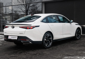 Подержанный автомобиль Changan Lamore 2024 года (5 фото)