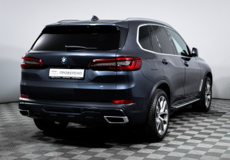 Подержанный автомобиль BMW X5 2019 года (5 фото)