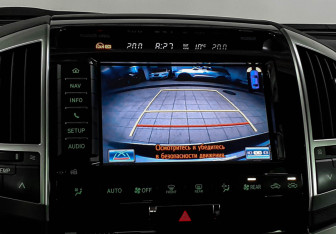 Подержанный автомобиль Toyota Land Cruiser Suv 2013 года (13 фото)