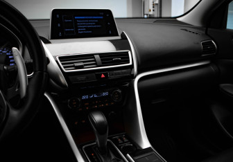 Подержанный автомобиль Mitsubishi Eclipse Cross 2018 года (21 фото)