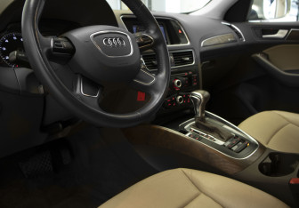 Подержанный автомобиль Audi Q5 2013 года (7 фото)