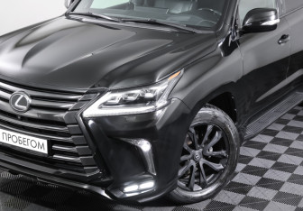 Подержанный автомобиль Lexus LX 2016 года (29 фото)