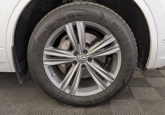 Подержанный автомобиль Volkswagen Touareg 2019 года (12 фото)