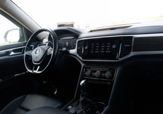 Подержанный автомобиль Volkswagen Teramont 2018 года (18 фото)