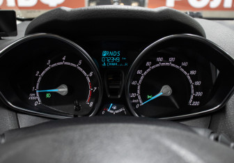 Подержанный автомобиль Ford Fiesta Hatchback 2018 года (13 фото)