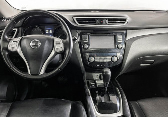 Подержанный автомобиль Nissan X-Trail 2017 года (12 фото)