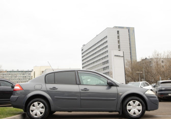 Подержанный автомобиль Renault Megane Sedan 2007 года (3 фото)