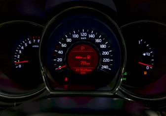 Подержанный автомобиль Kia Ceed Hatchback 2014 года (25 фото)