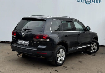 Подержанный автомобиль Volkswagen Touareg 2008 года (5 фото)