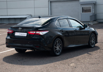 Подержанный автомобиль Toyota Camry Sedan 2018 года (5 фото)
