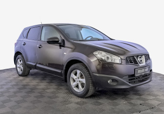 Подержанный автомобиль Nissan Qashqai 2011 года (3 фото)