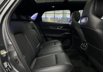 Подержанный автомобиль Changan UNI-K 2023 года (29 фото)