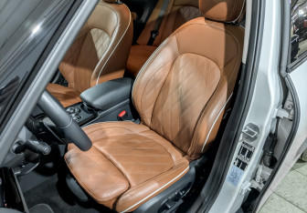 Подержанный автомобиль MINI Clubman Wagon 2022 года (20 фото)