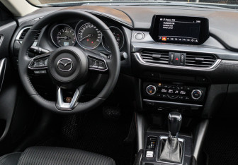 Подержанный автомобиль Mazda 6 Sedan 2017 года (10 фото)