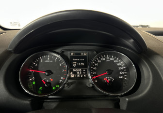Подержанный автомобиль Nissan Qashqai 2012 года (11 фото)