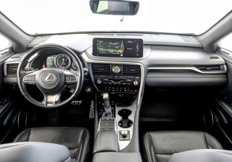 Подержанный автомобиль Lexus RX 2019 года (14 фото)