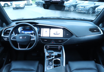 Подержанный автомобиль Geely Tugella 2023 года (12 фото)