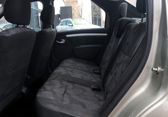 Подержанный автомобиль Renault Logan Sedan 2011 года (10 фото)