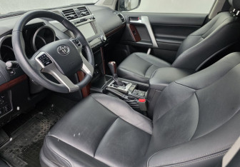 Подержанный автомобиль Toyota Land Cruiser Prado 2017 года (9 фото)