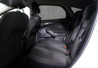 Подержанный автомобиль Ford Focus Hatchback 2017 года (11 фото)