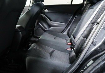 Подержанный автомобиль Mazda 3 Sedan 2017 года (16 фото)