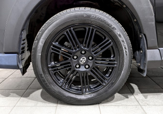 Подержанный автомобиль Toyota RAV4 2018 года (18 фото)