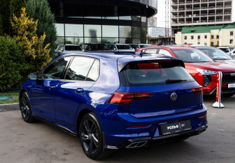 Подержанный автомобиль Volkswagen Golf Hatchback 2021 года (5 фото)