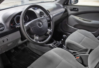 Подержанный автомобиль Chevrolet Lacetti Hatchback 2010 года (16 фото)