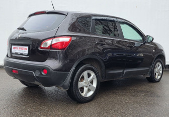 Подержанный автомобиль Nissan Qashqai 2012 года (5 фото)