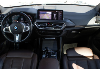 Подержанный автомобиль BMW X3 2022 года (13 фото)