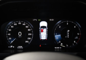 Подержанный автомобиль Volvo XC90 2017 года (10 фото)