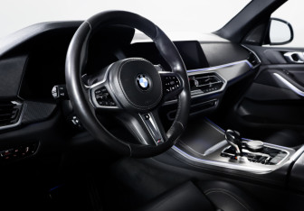 Подержанный автомобиль BMW X5 2019 года (14 фото)