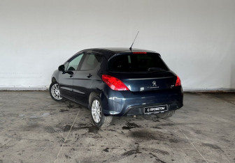 Подержанный автомобиль Peugeot 308 Hatchback 2012 года (7 фото)