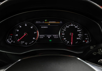 Подержанный автомобиль Audi A6 Sedan 2019 года (13 фото)