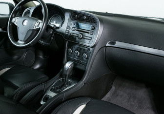 Подержанный автомобиль Saab 9-3 Sedan 2008 года (10 фото)