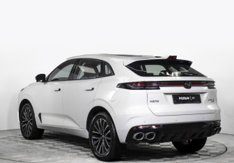 Подержанный автомобиль Changan UNI-K 2023 года (7 фото)