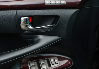 Подержанный автомобиль Lexus LX 2013 года (24 фото)
